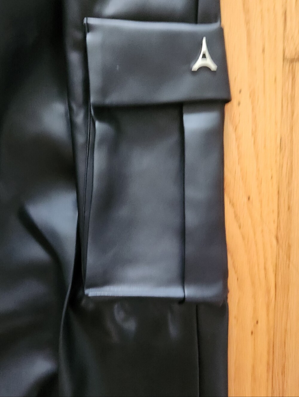 NWT Maniere De Voir Black Faux Leather Wide Leg Cargo Pants Size 8 - Picture 5 of 9